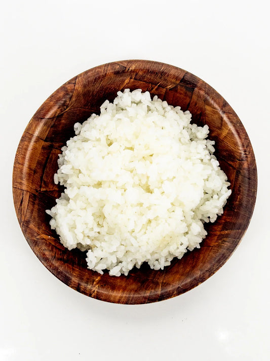 Bol en bois contenant du Rrz blanc à sushi cuit | Eat in Japan épicerie en ligne