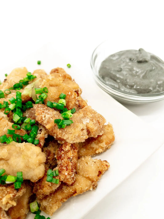 Karaage au soja texturé & mayonnaise au yuzu et sésame noir