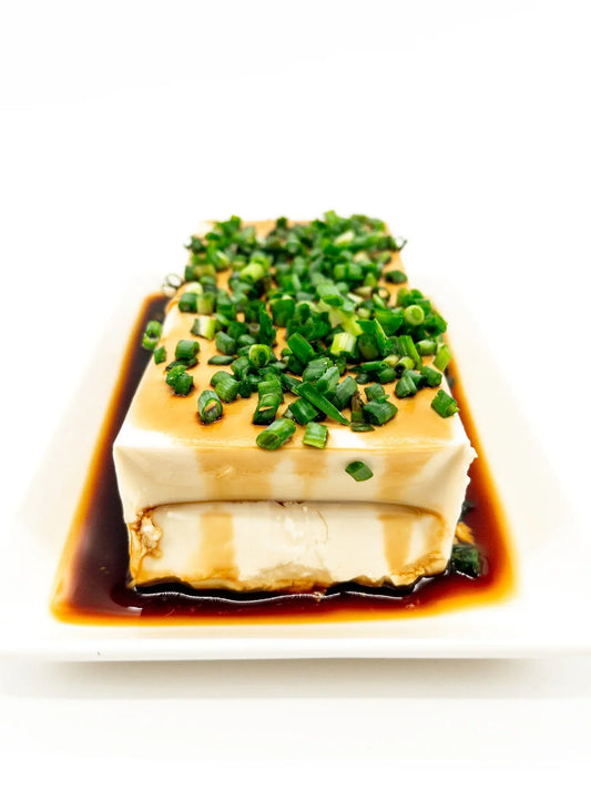 Hiyayakko version classique – Tofu servi froid à la japonaise