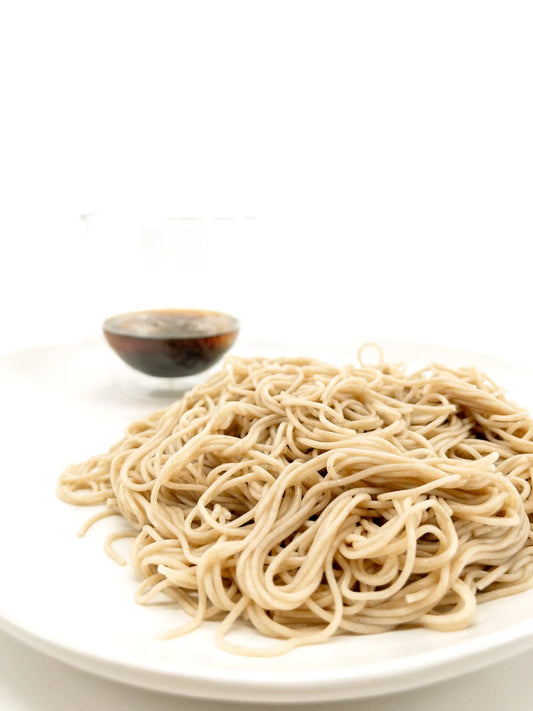 Zaru Soba - Nouilles soba froides à tremper, avec sauce tsuyu