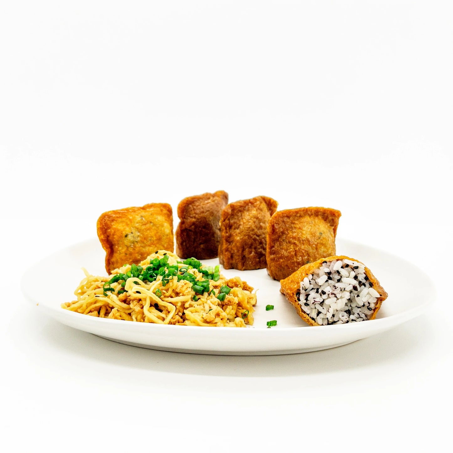 inarizushi au riz et yukari, salade de daikon